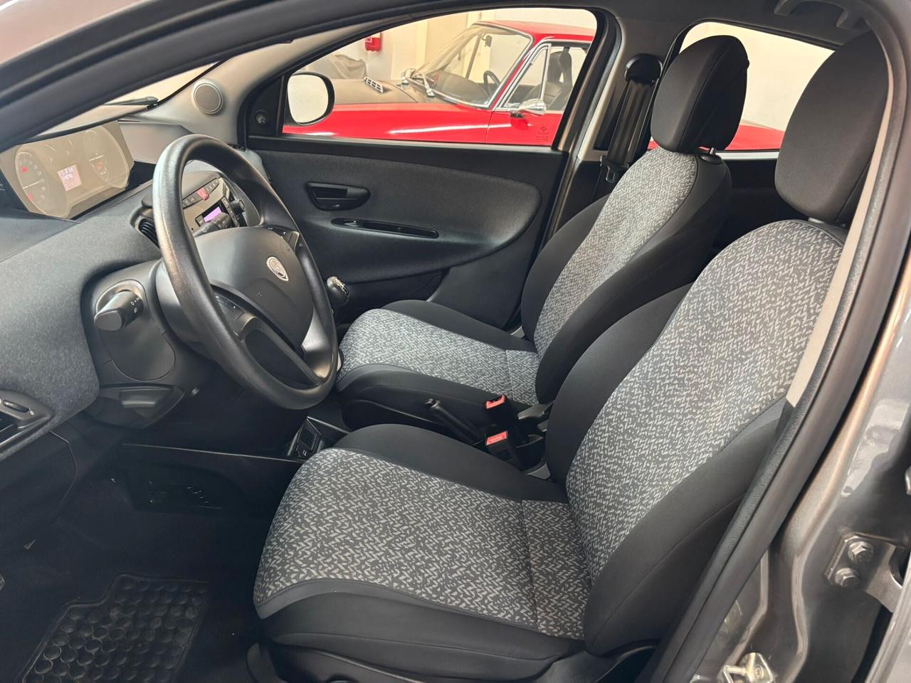 Lancia Ypsilon 1.0 FireFly 5 porte S&S Hybrid Silver Plus