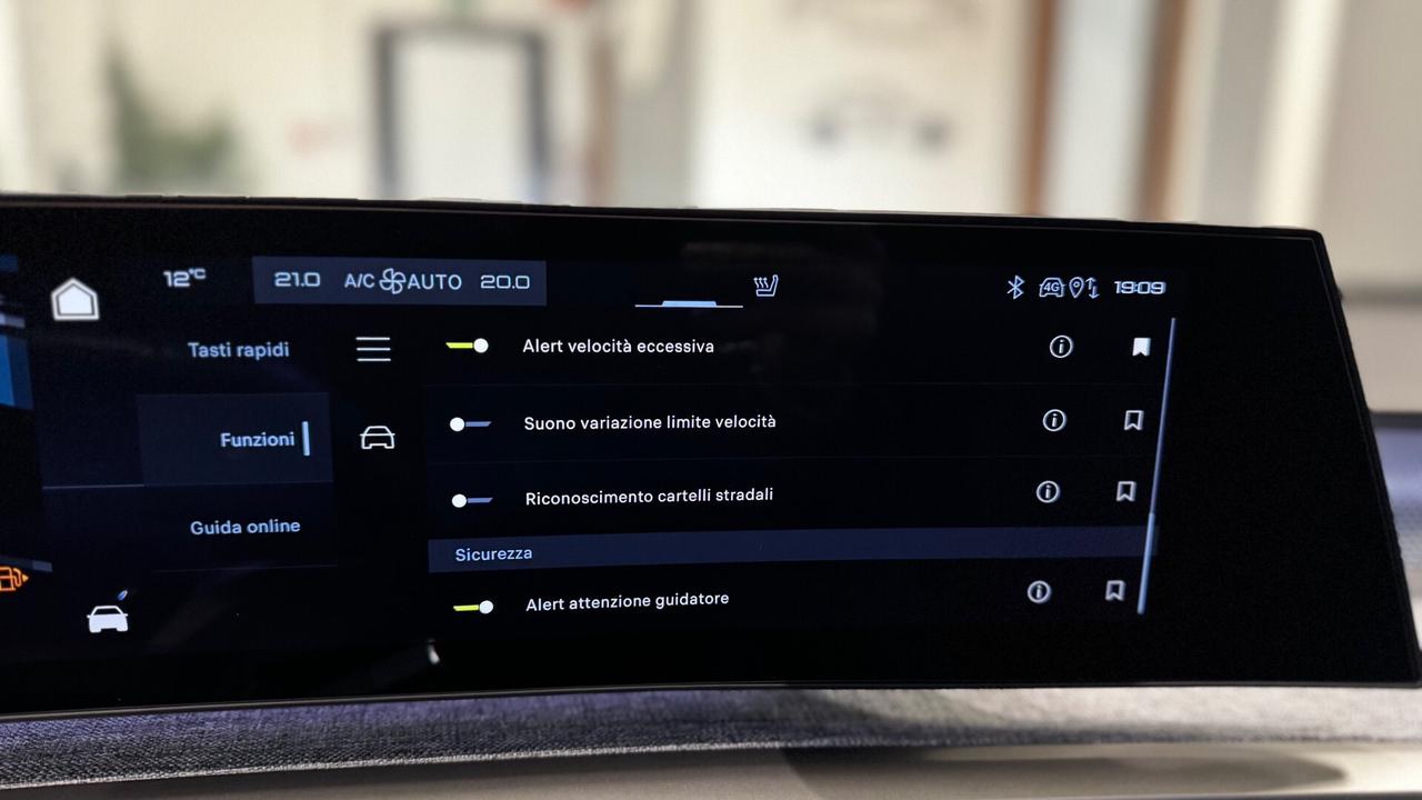 Peugeot 3008 Hybrid 136 e-DCS6 Allure