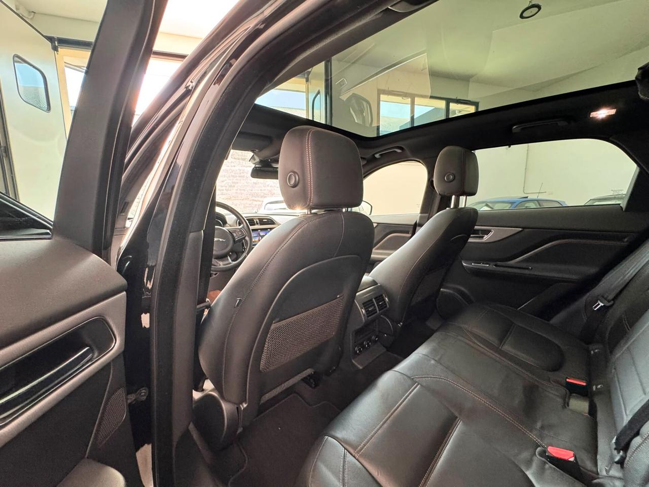 Jaguar F-Pace 2.0 D 180 CV AWD Prestige