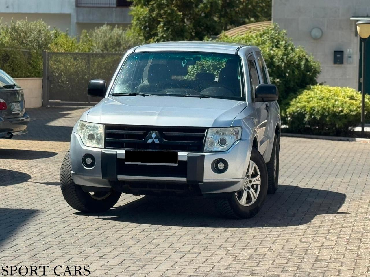 Mitsubishi Pajero 3.2 DI-D 16V aut. 3p. Instyle 200 CV