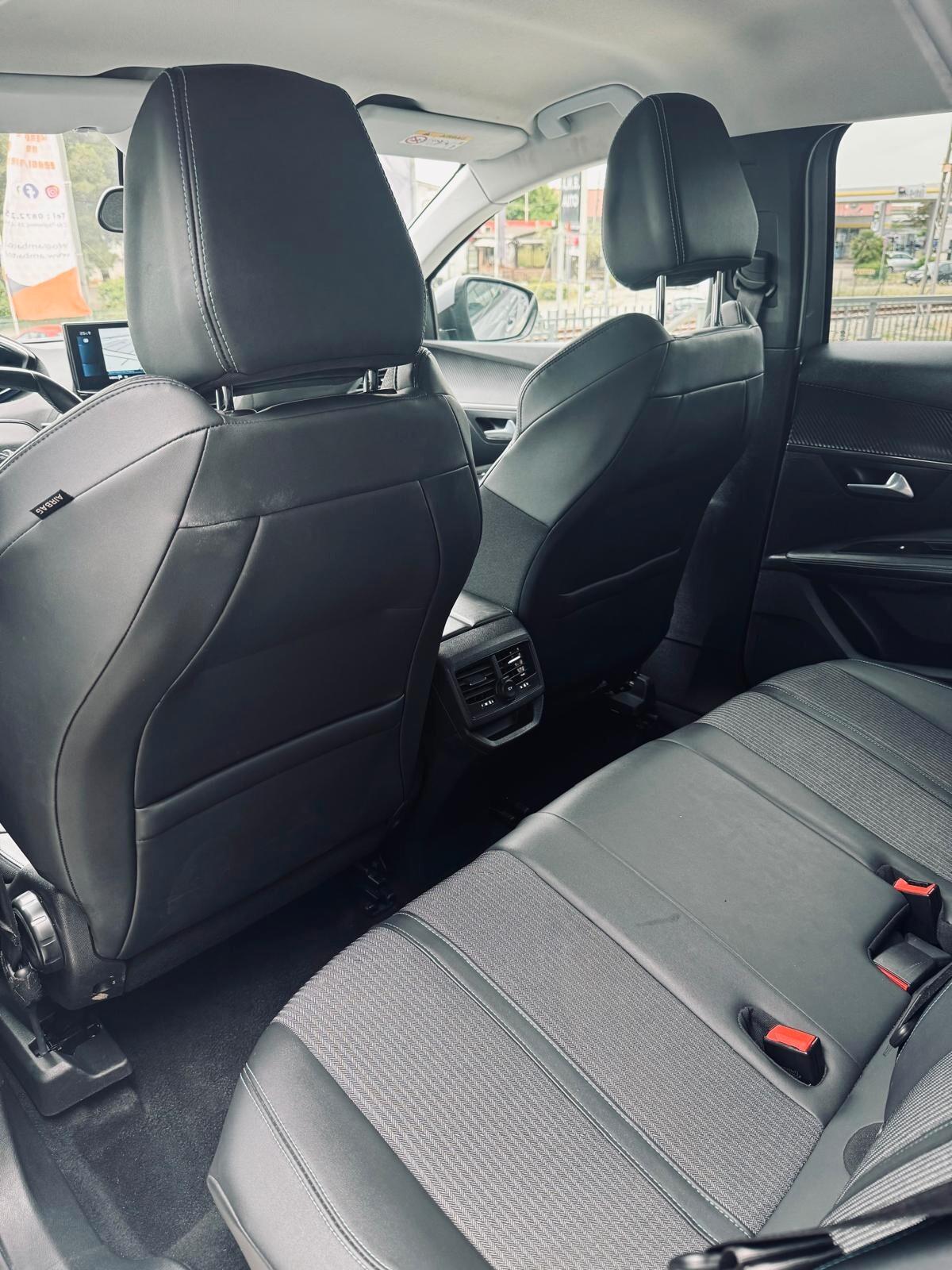 Peugeot 3008 BlueHDi 130 S&S EAT8 Allure