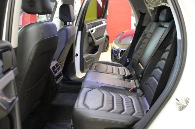 VOLKSWAGEN Touareg 3.0 V6 TDI "Km E SERVICE CERTIFICATI VOLKSWAGEN"