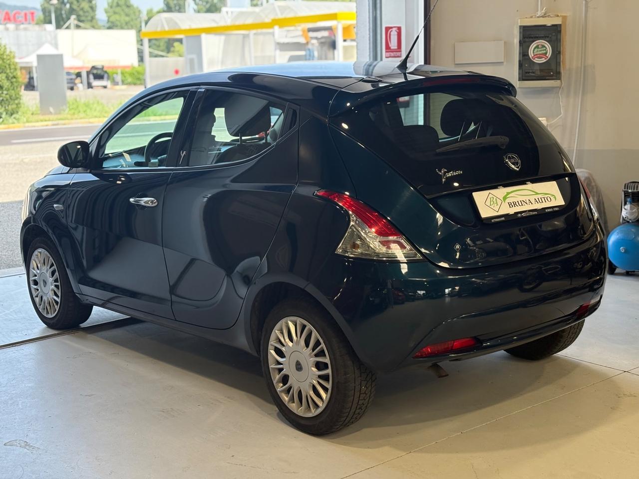 Lancia Ypsilon 1.2 69 CV 5 porte Gold