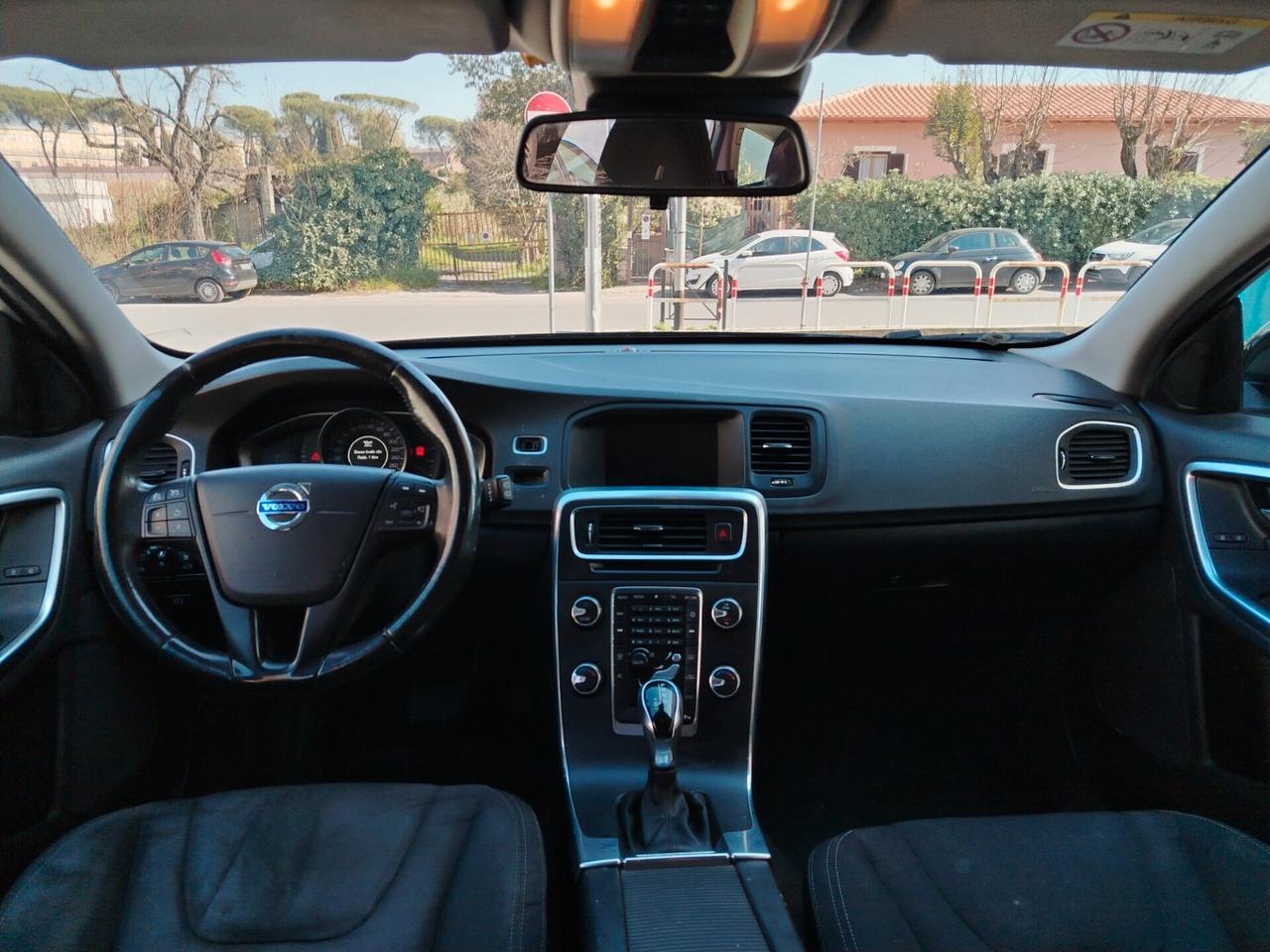 Volvo V60 D2 Geartronic Summum