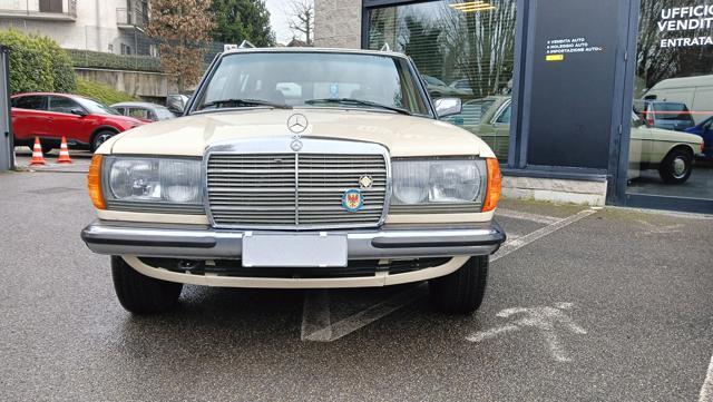 MERCEDES-BENZ 230 TE Station Wagon con CRS