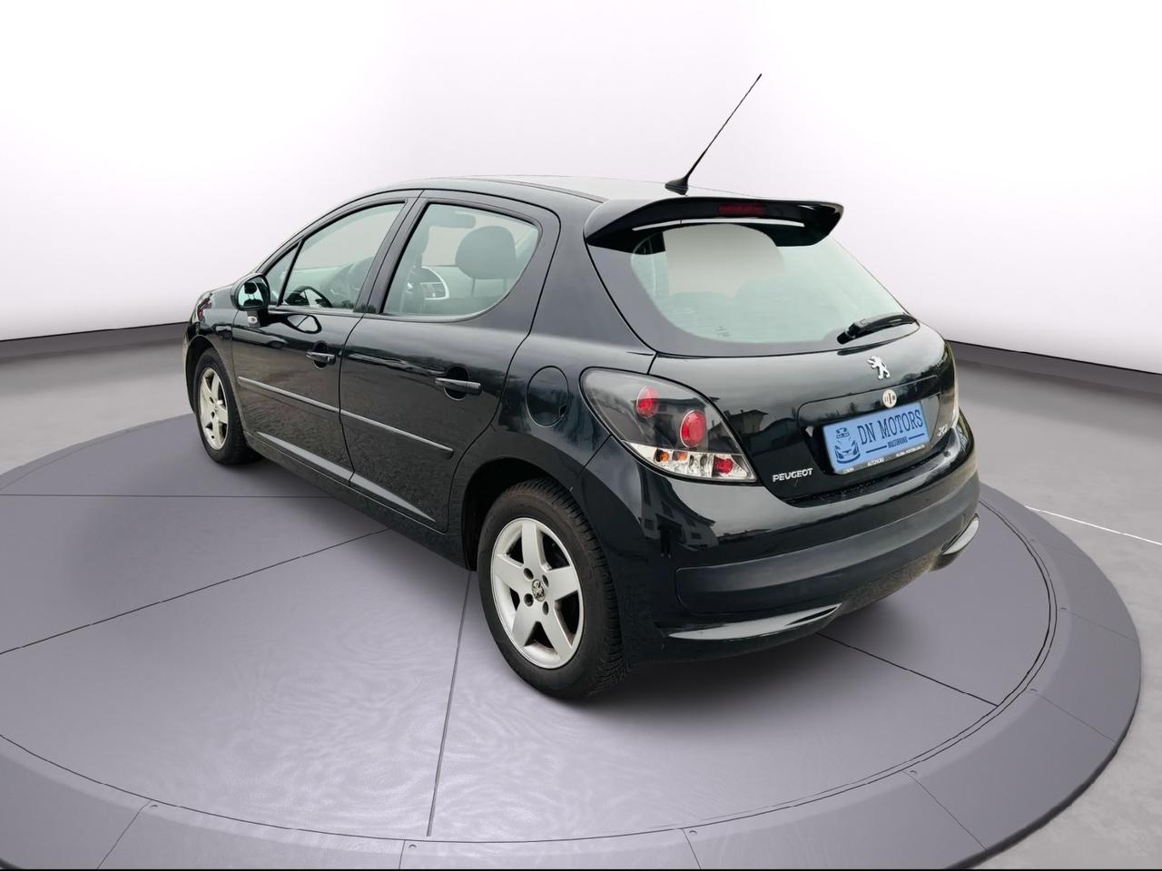 Peugeot 207 1.4 HDi anno 2009 neo patentati