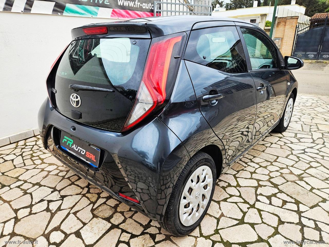 TOYOTA Aygo 1.0 VVT-i 72 CV 5p. x-cite