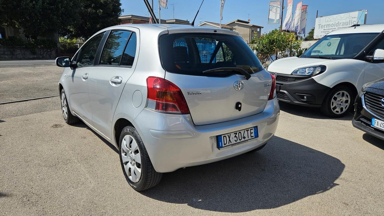 Toyota Yaris 1.0 5 porte Sol