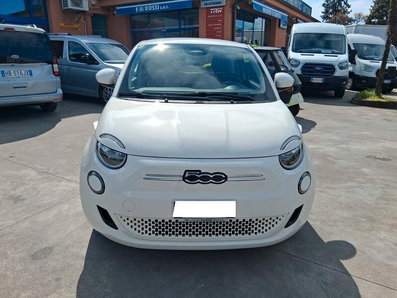Fiat 500 500e Berlina 42 kWh Icon (575)