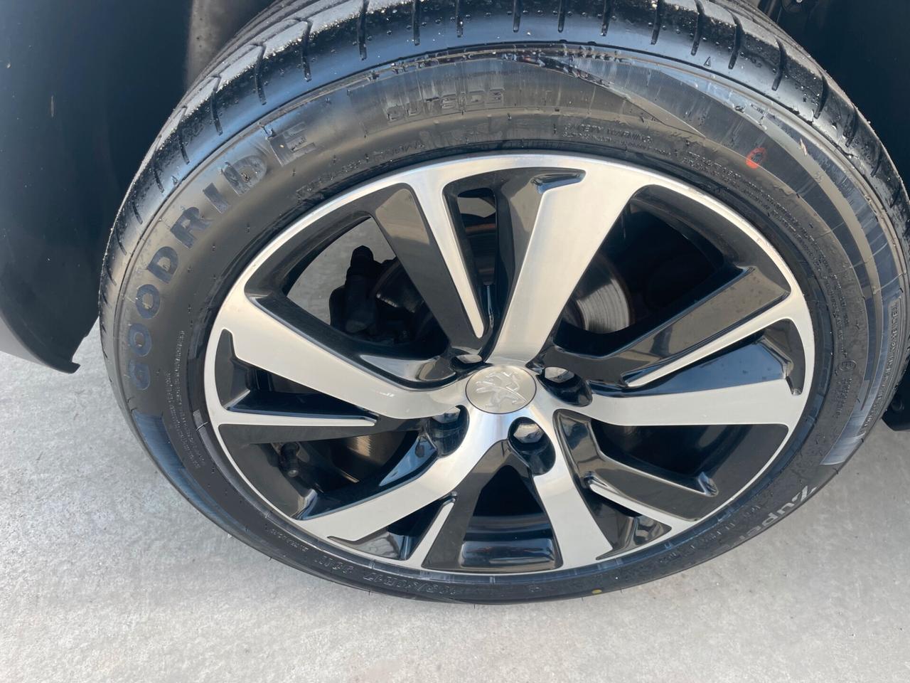 Peugeot 2008 1.6 e-HDi 92 CV Stop&Start Allure