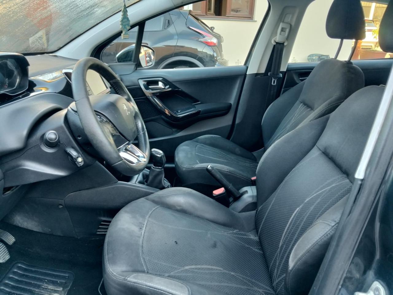 Peugeot 208 1.4 HDi 68 CV 5 porte Allure 2015
