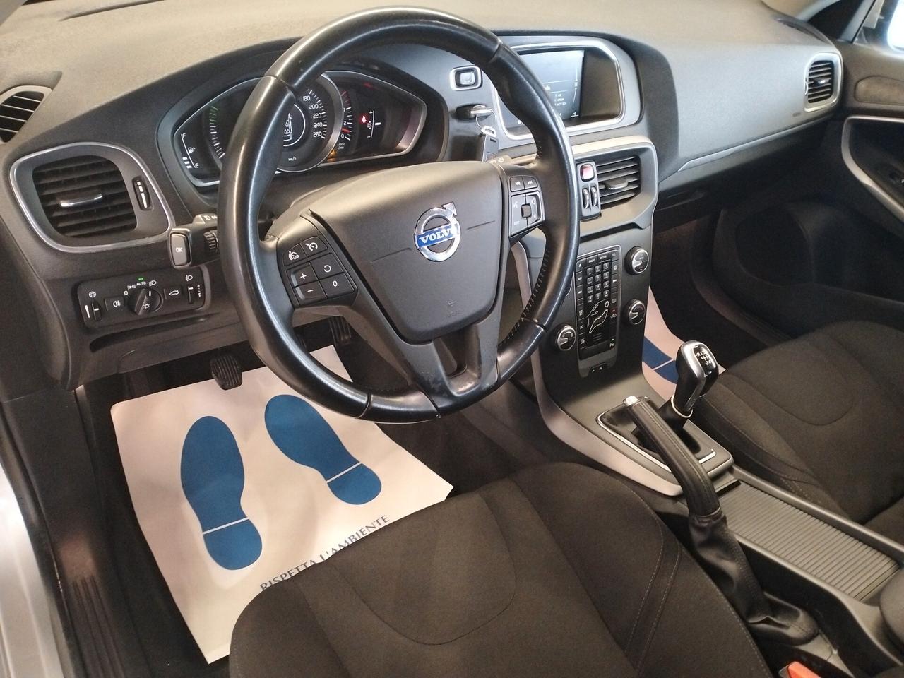 Volvo V40 D2 1.6 Momentum - NEOPATENTATI