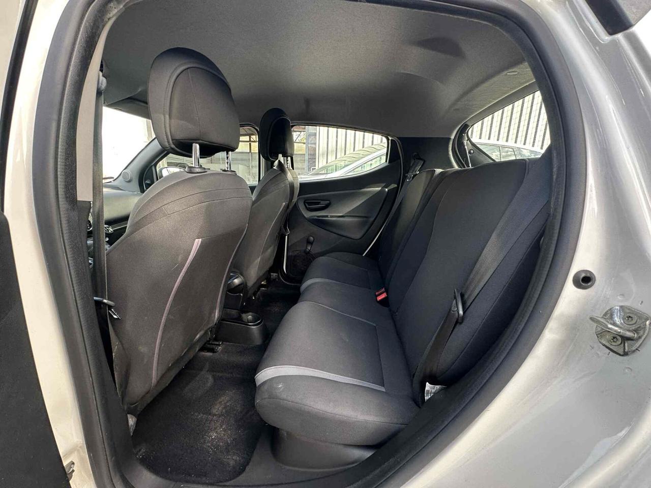 Lancia Ypsilon 1.2 69 CV 5 porte Gold