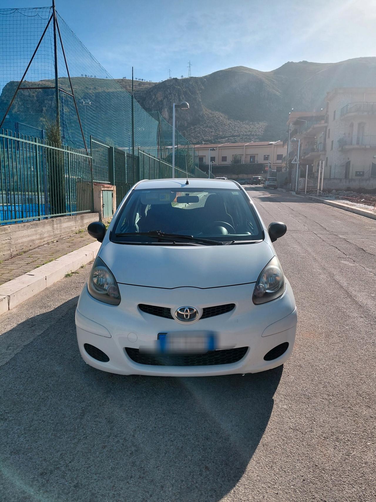 Toyota Aygo 1.0 12V VVT-i 5 porte Active Connect