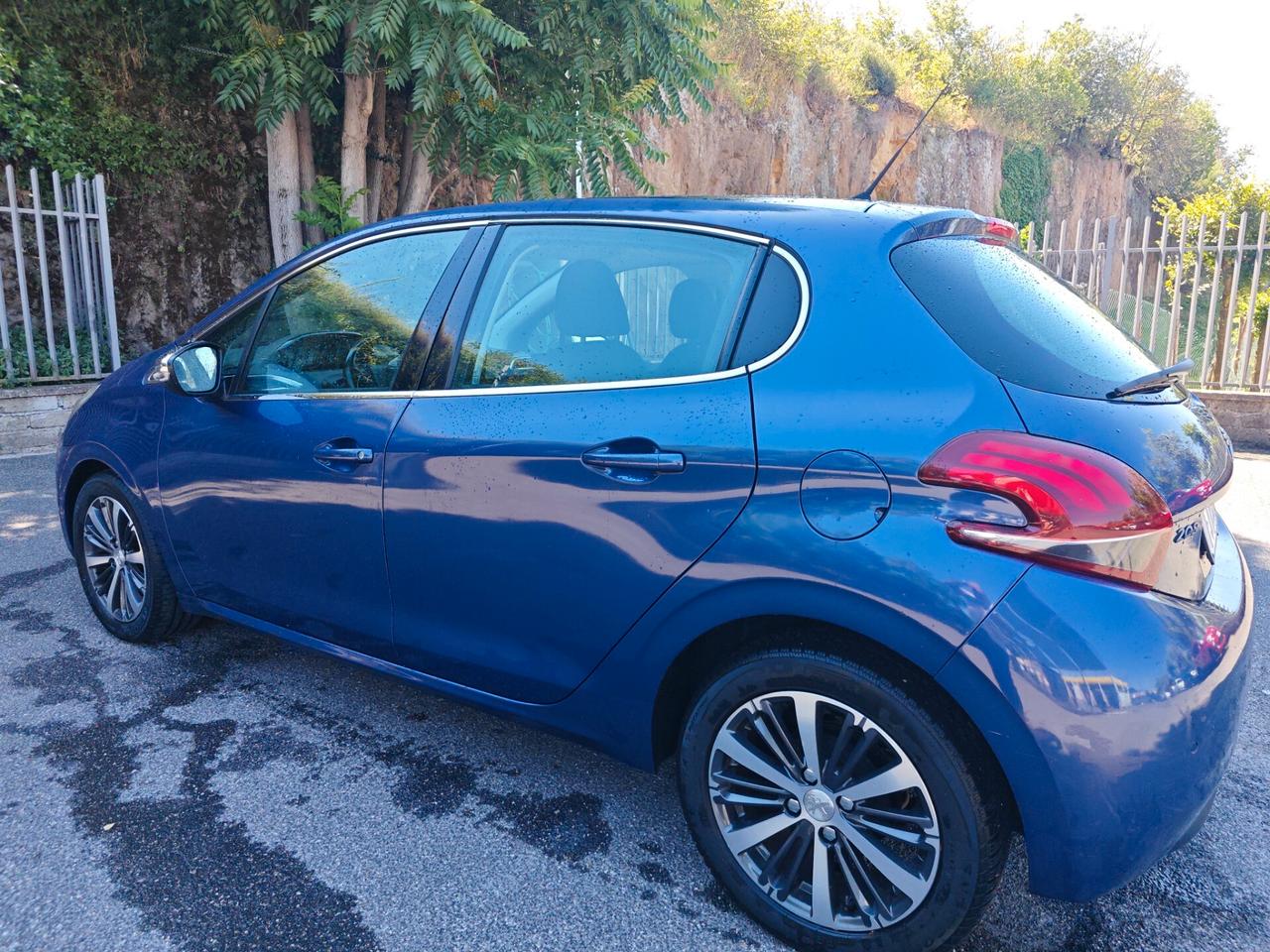 Peugeot 208 BlueHDi 75 5 porte Allure