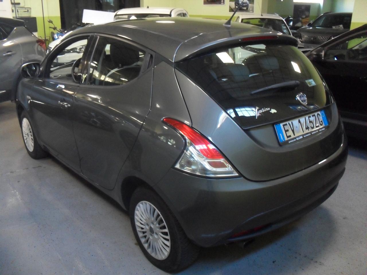 Lancia Ypsilon 1.2 69 CV 5 porte Silver