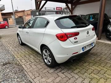 Alfa Romeo Giulietta 1.6 JTDm-2 105 CV Distinctive