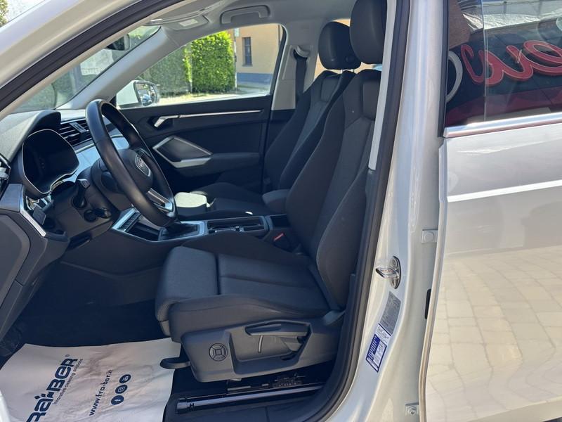 Audi Q3 35 1.5 tfsi mhev Business Advanced s-tronic