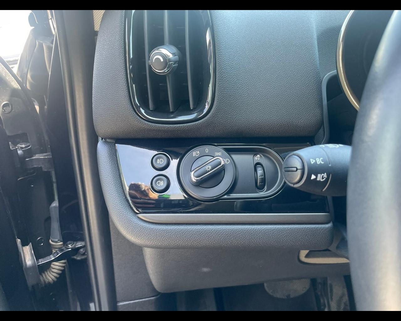MINI Mini Countrym.(F60) - Mini 2.0 Cooper D Business Countryman ALL4