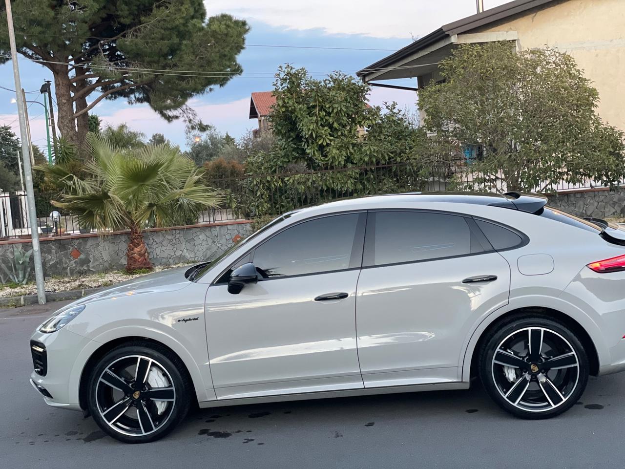 Porsche Cayenne 3.0 V6 E-Hybrid GTS