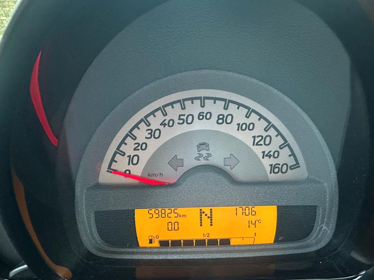 Smart ForTwo 1000 52 kW MHD coupé pure