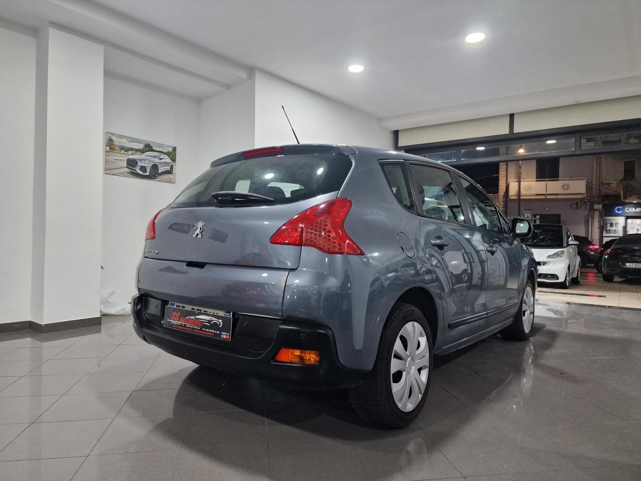 Peugeot 3008 1.6 HDi 115CV Access