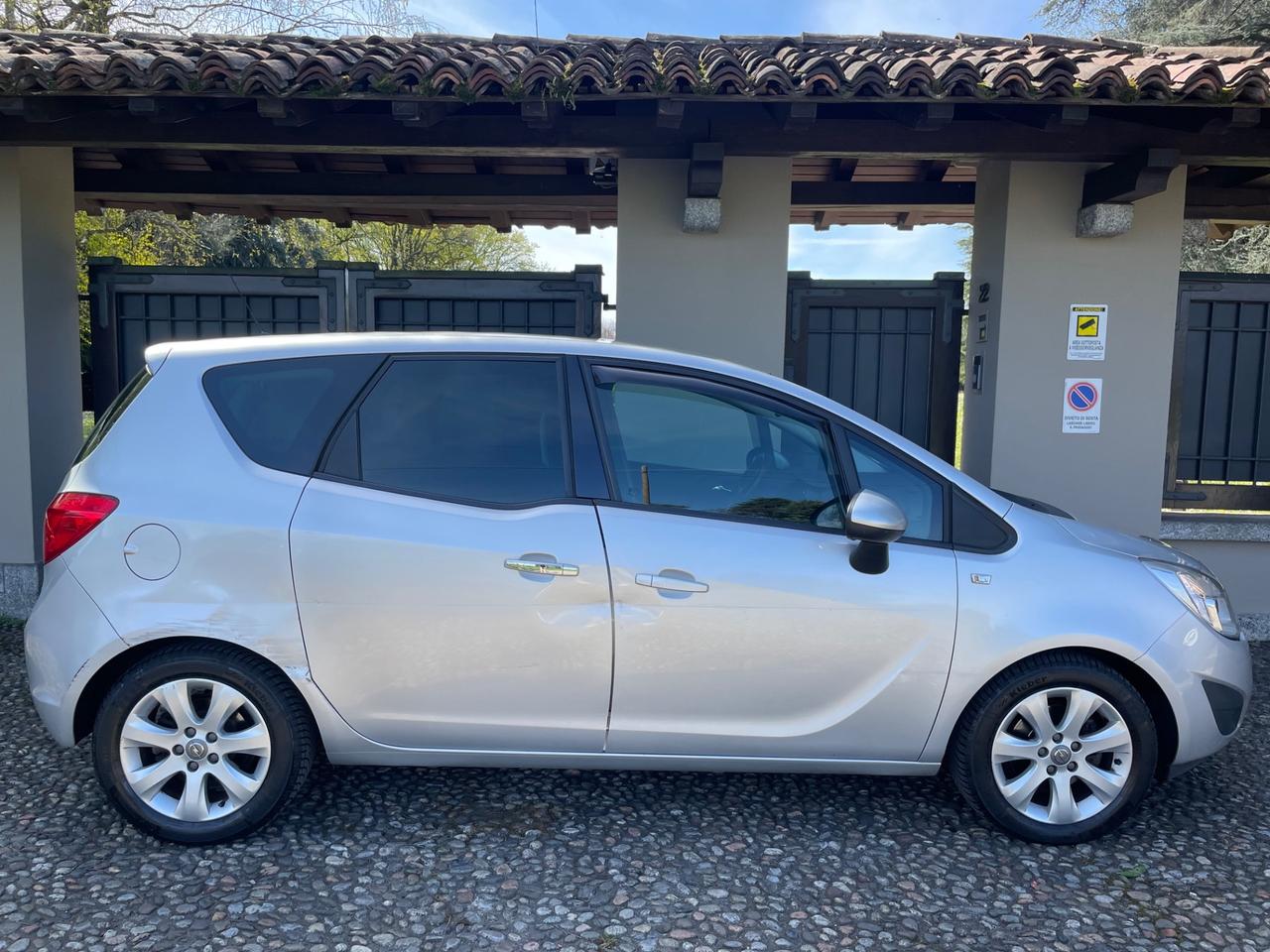 Opel Meriva 1.4 100CV Cosmo *NEOPATENTATI*