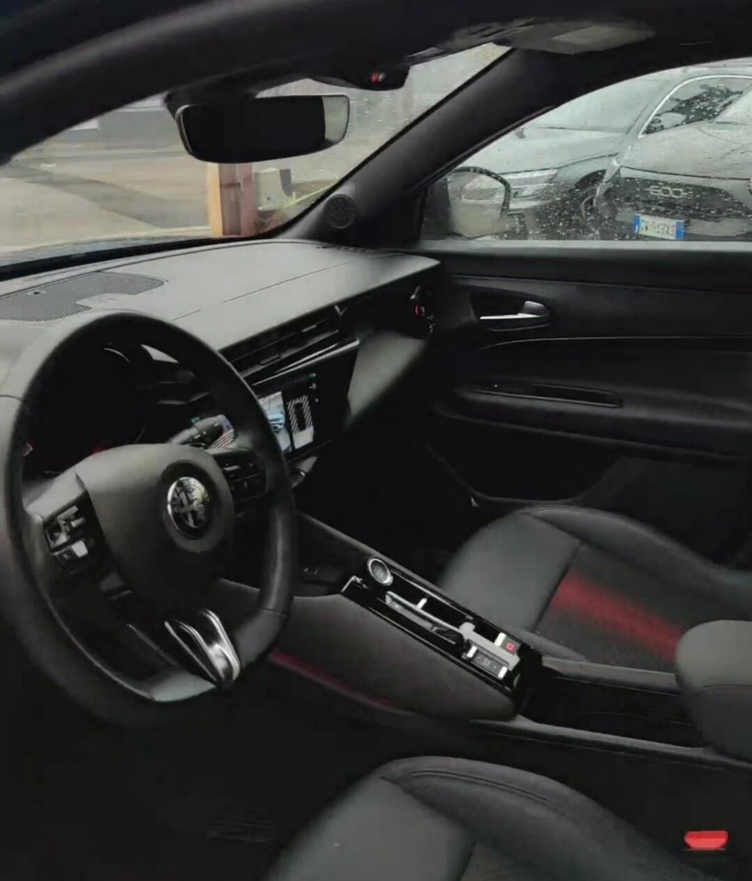 Alfa Romeo Junior 1.2 136 CV Hybrid eDCT6 Speciale