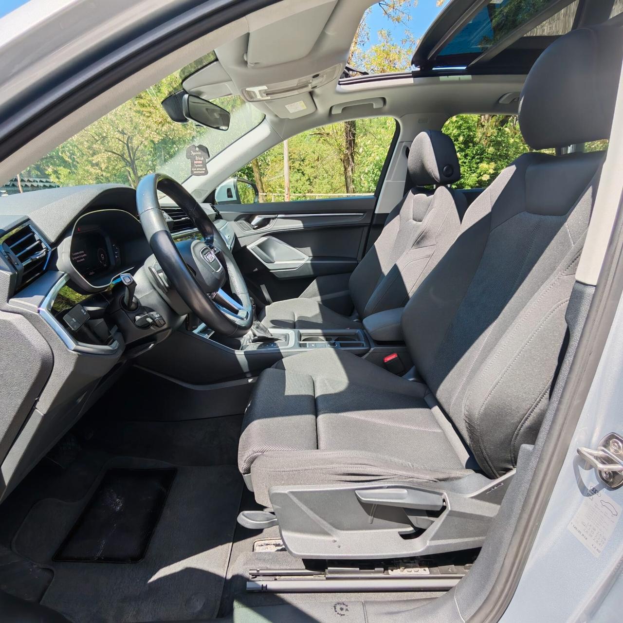 Audi Q3 35 2.0 tdi Business s-tronic