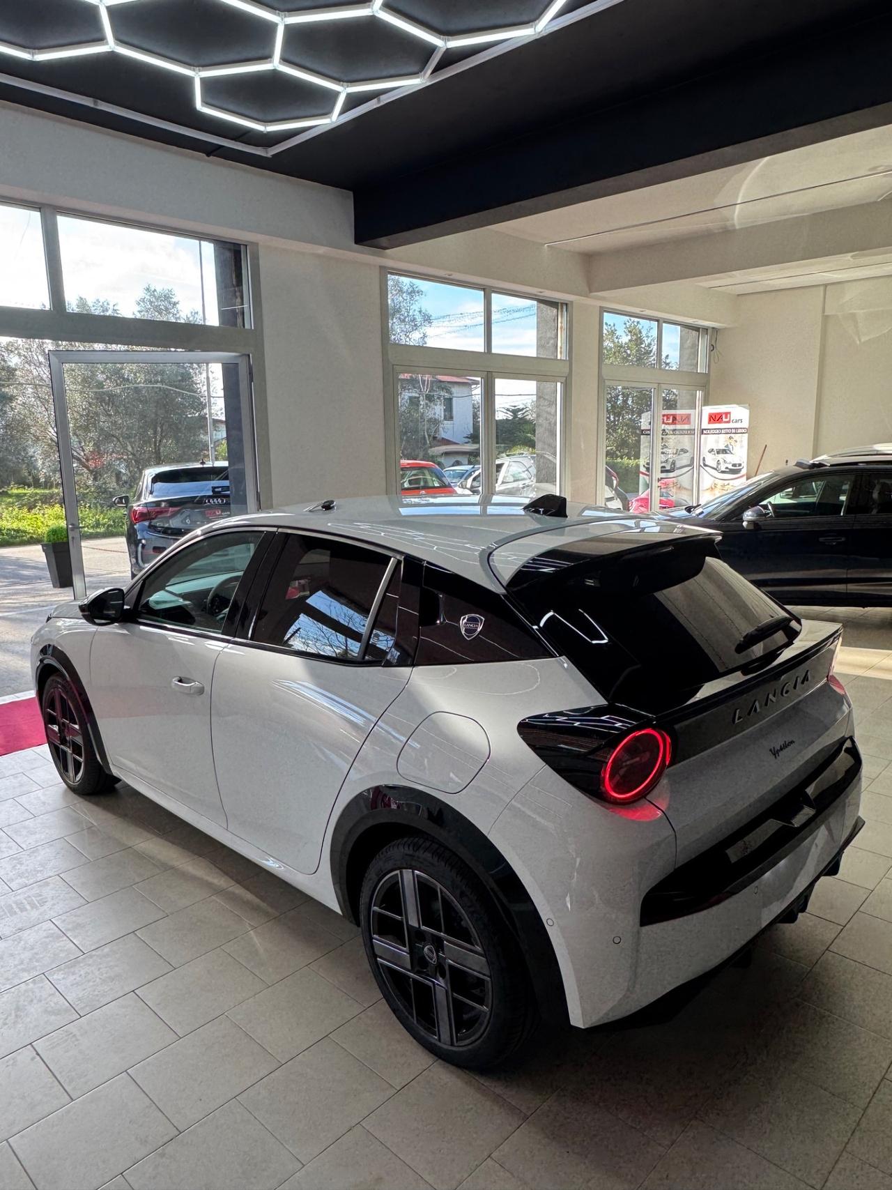 Lancia Ypsilon Hybrid e-DCT km 0