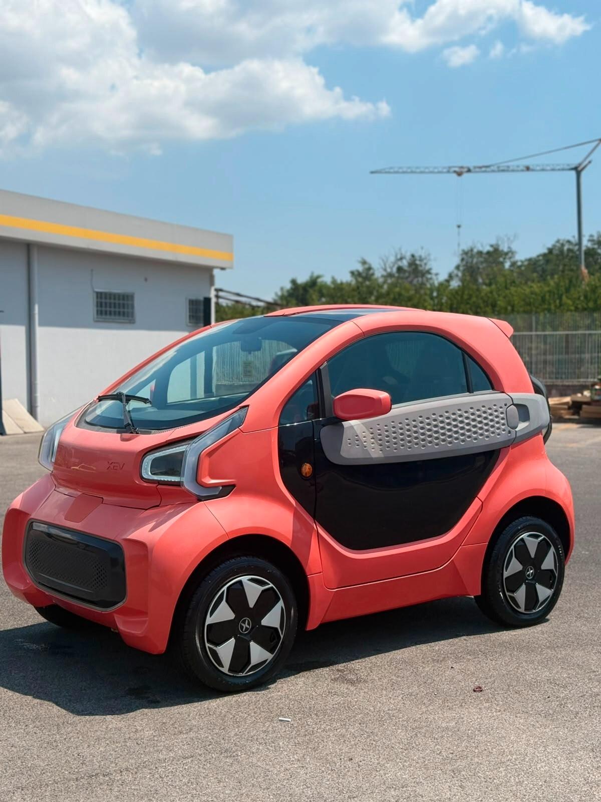 Xev Yoyo premium km 0 iva esposta piu colori 24 mesi garanzia