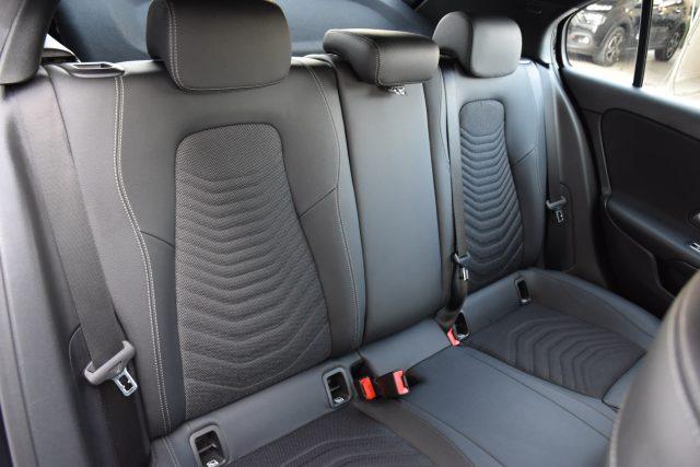 MERCEDES-BENZ A 180 d Automatic Business Extra *Navigatore*