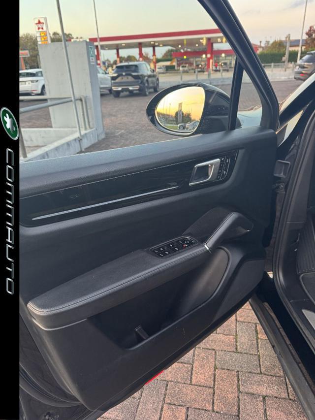 PORSCHE Cayenne Coupé 3.0 V6