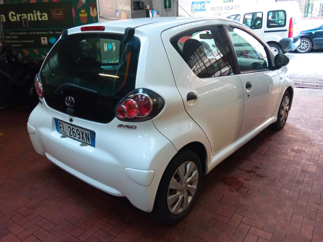 Toyota Aygo 1.0 12V VVT-i 5 porte Cool Soda Connect