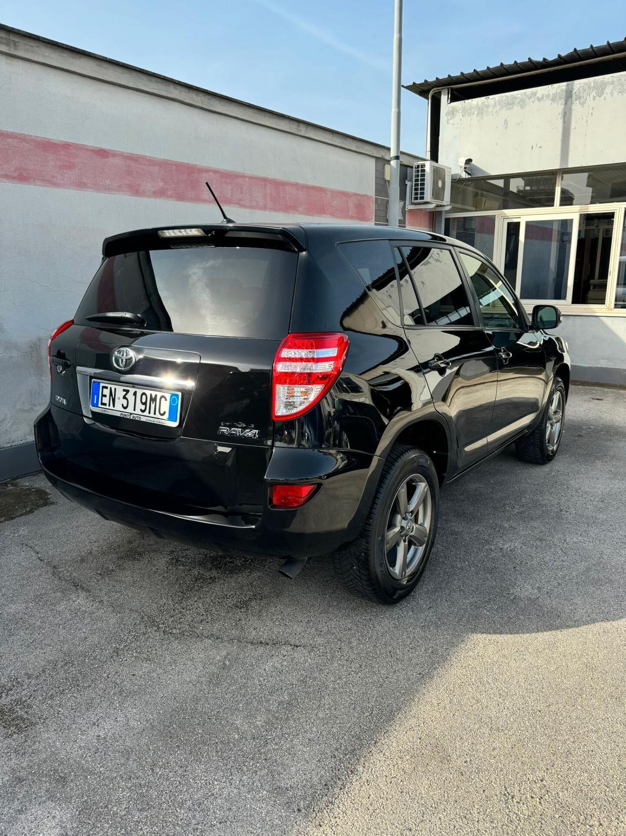 Toyota RAV 4 Rav4 Crossport 2.2 d-4d Lounge 2wd 150cv mt