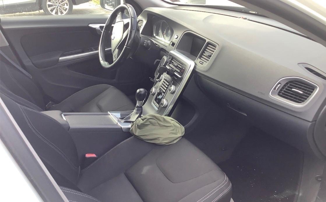 Volvo V60 solo 120 mila km Momentum fullll