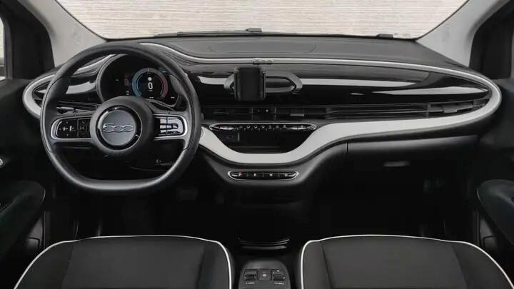 Fiat 500e Berlina 23.8 kWh Action