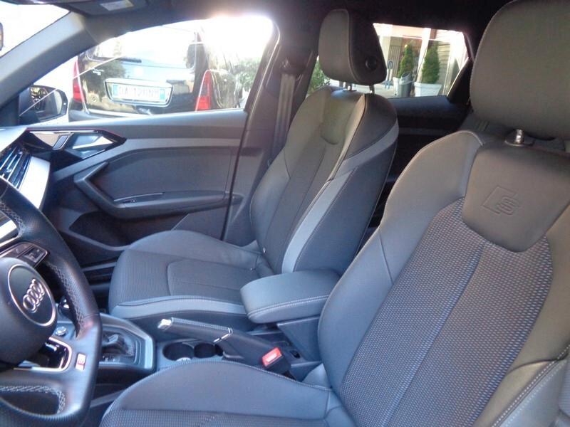 Audi A1 allstreet 30 TFSI S tronic S-Line Interno