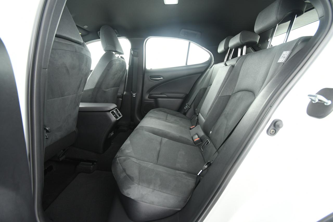 LEXUS UX 250h 2.0 Business 2wd cvt CAMERA+ACC+APP CONNECT
