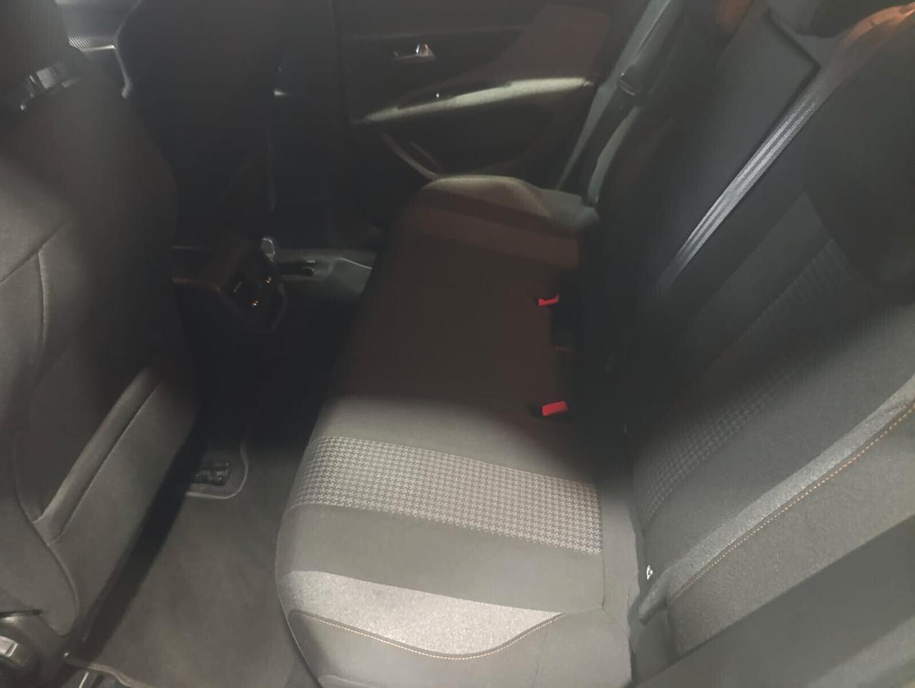 Peugeot 3008 del 2018 EURO 6 B cambio automatico