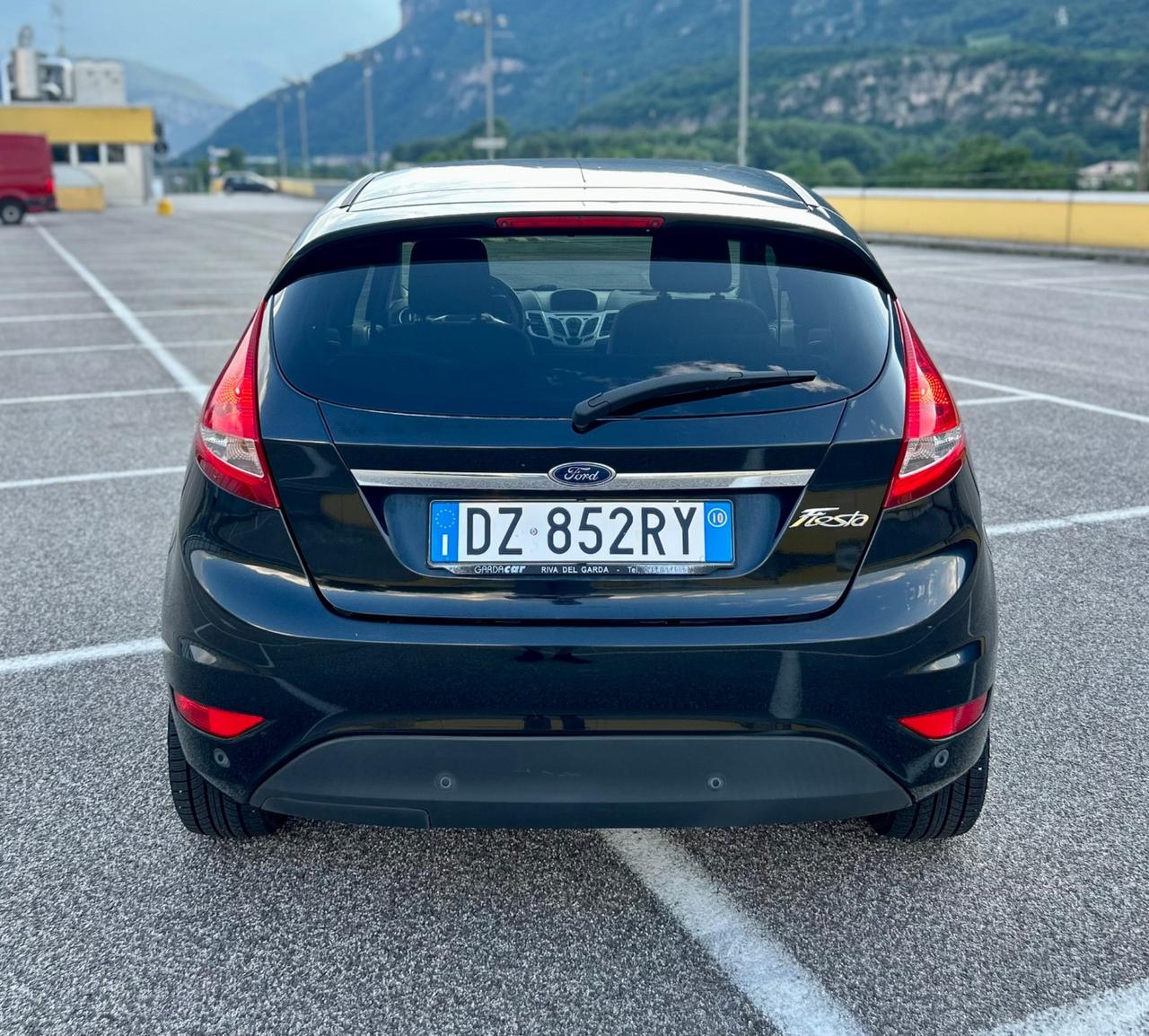 Ford Fiesta Titanium 1.2 82CV 5 porte Neopatentati