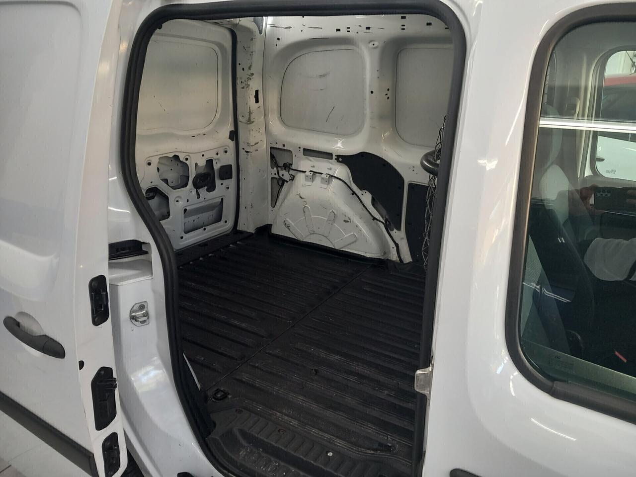 Renault Kangoo anno 2020 1.5 diesel 131 mila km