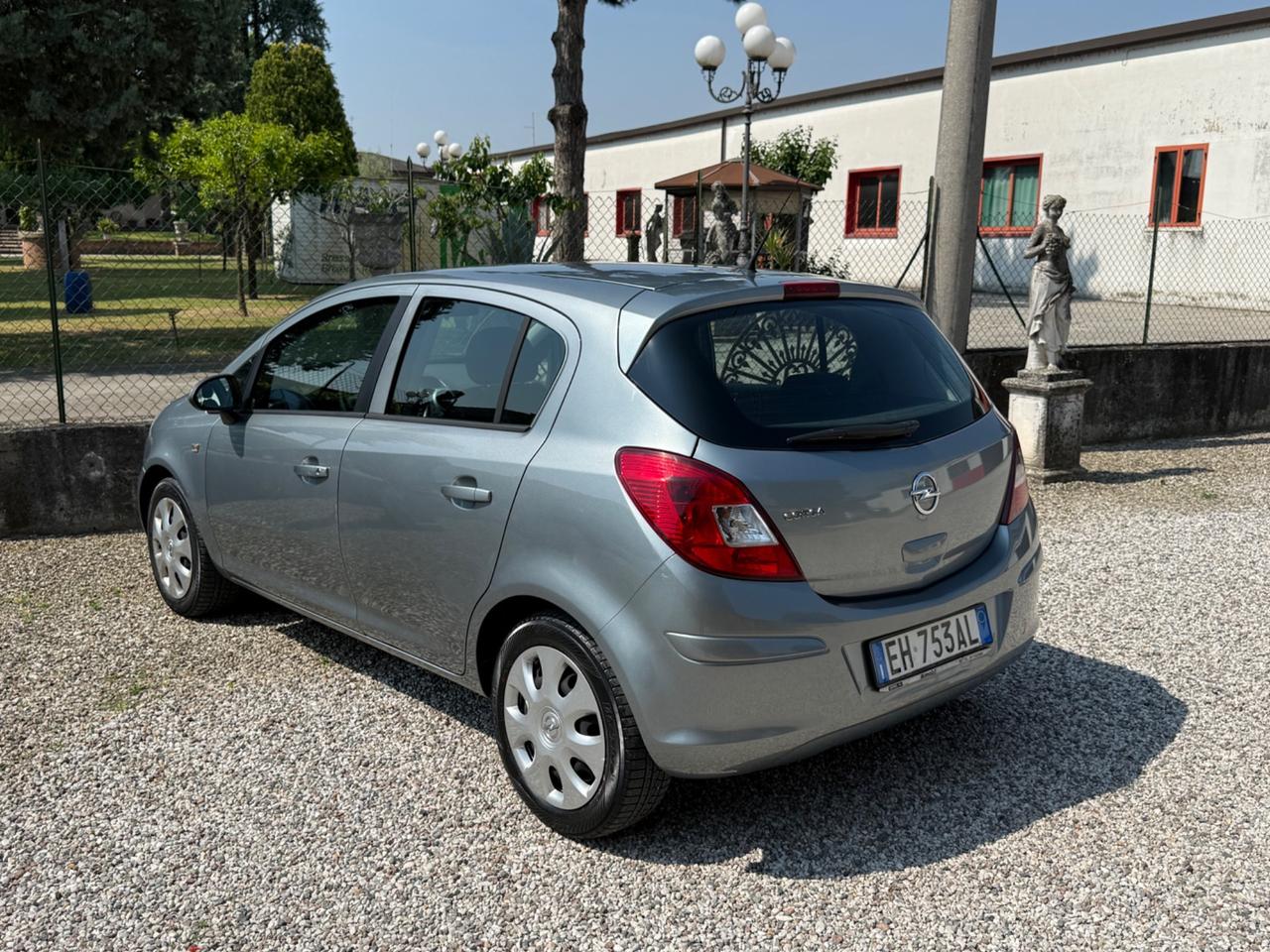 Opel Corsa 1.2 5 porte Cosmo