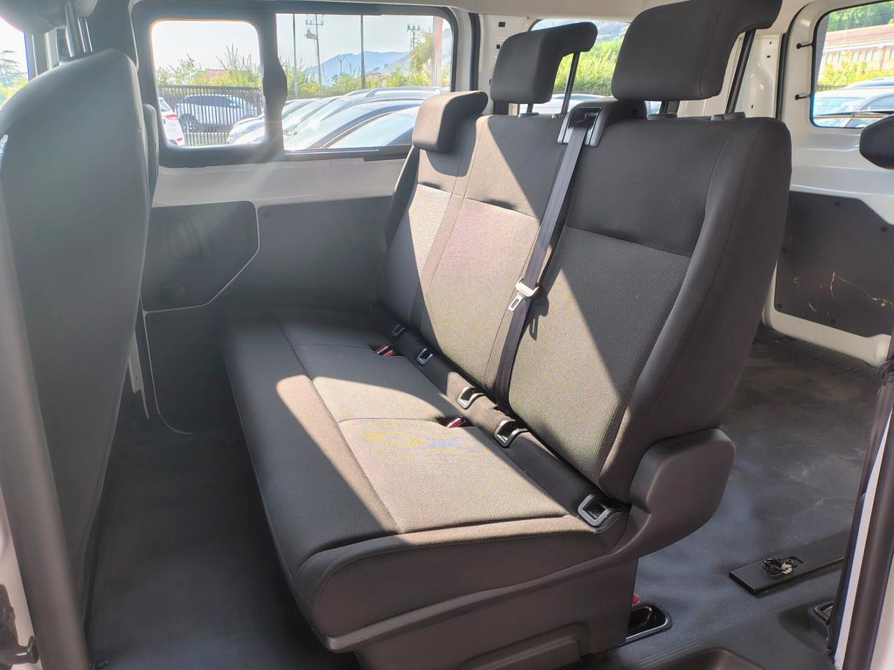 Peugeot Expert BlueHDi 140 S&S EAT8 PL-TN Combi Std.