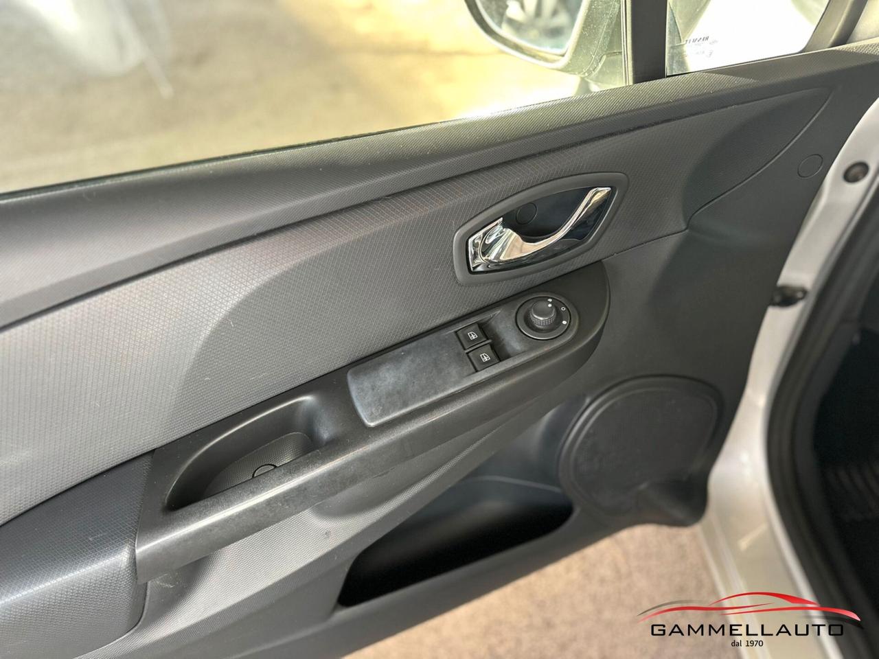 Renault Clio 1.5 dCi 8V 75CV 5 porte Wave