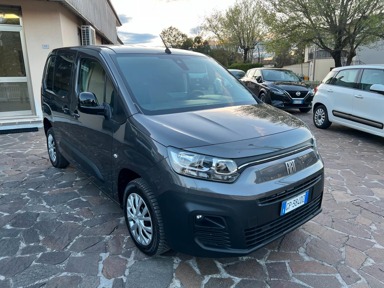 Fiat Doblo 1.5 BlueHdi 130CV AT8 Combi N1 Autocarro 5 posti