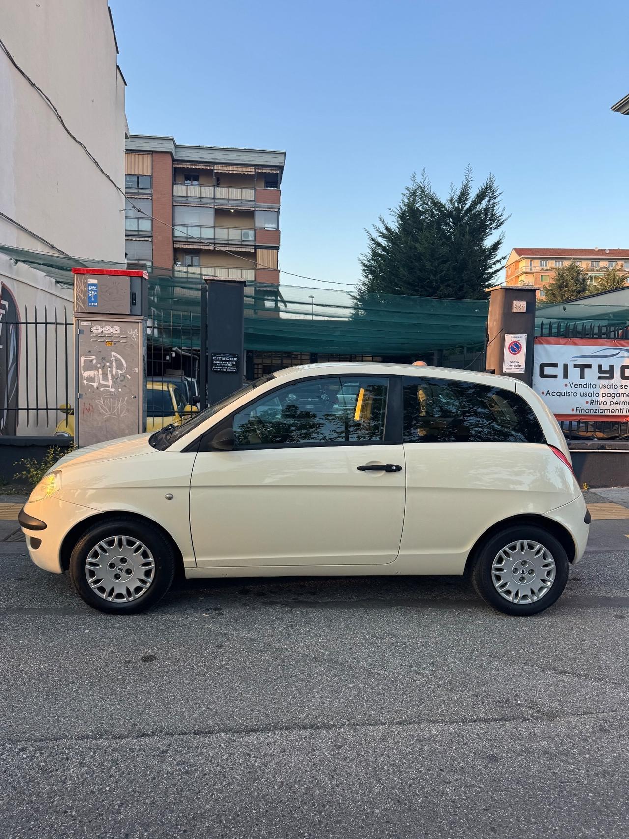 Lancia Ypsilon 1.2 60 cv Argento