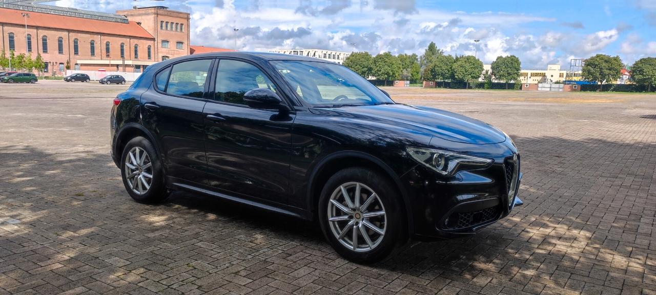 Alfa Romeo Stelvio 2.2 Turbodiesel 180 CV AT8 Q4 BUSINESS
