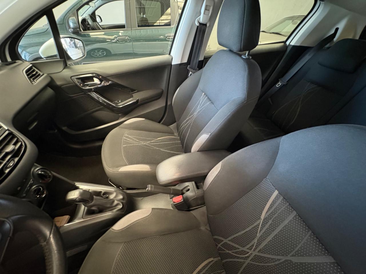 Peugeot 208 1.2 82CV 2013 Ok per neopatentati