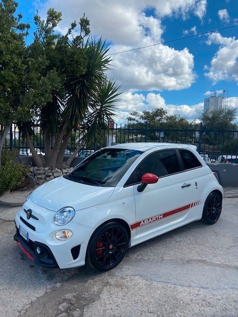 Abarth 595 1.4 Turbo T-Jet 180 CV Esseesse 8200 km 248 cv